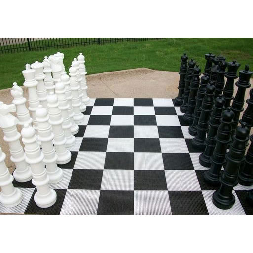 Giant Chess