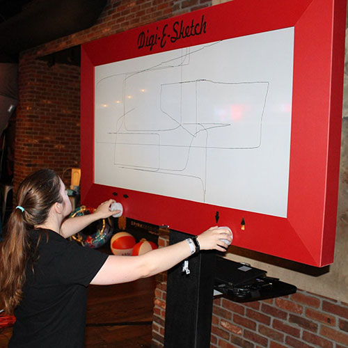 Giant Etch-A-Sketch Game - Party Pals